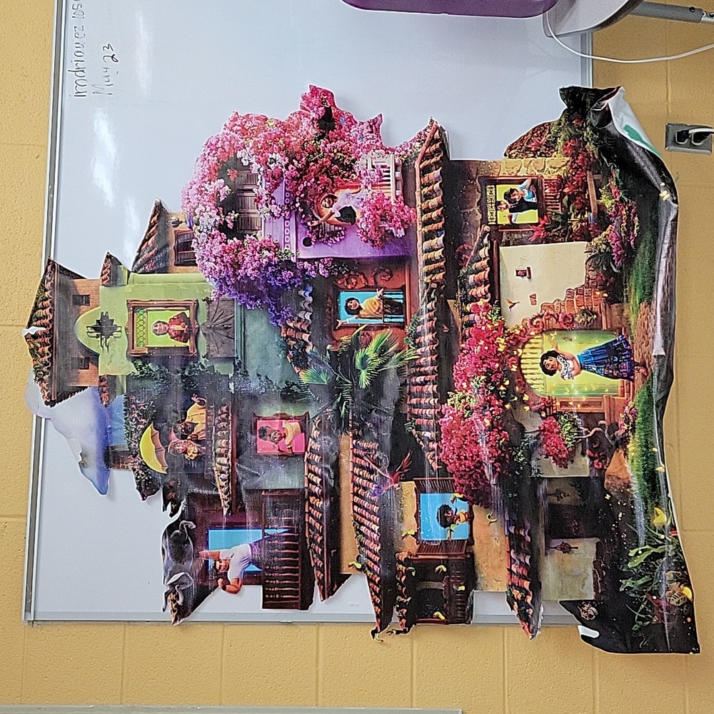 ENCANTO VINYL CHARACTER'S. Used to decorate classroom. Excellent condition ๐ - Picture 4 of 13
